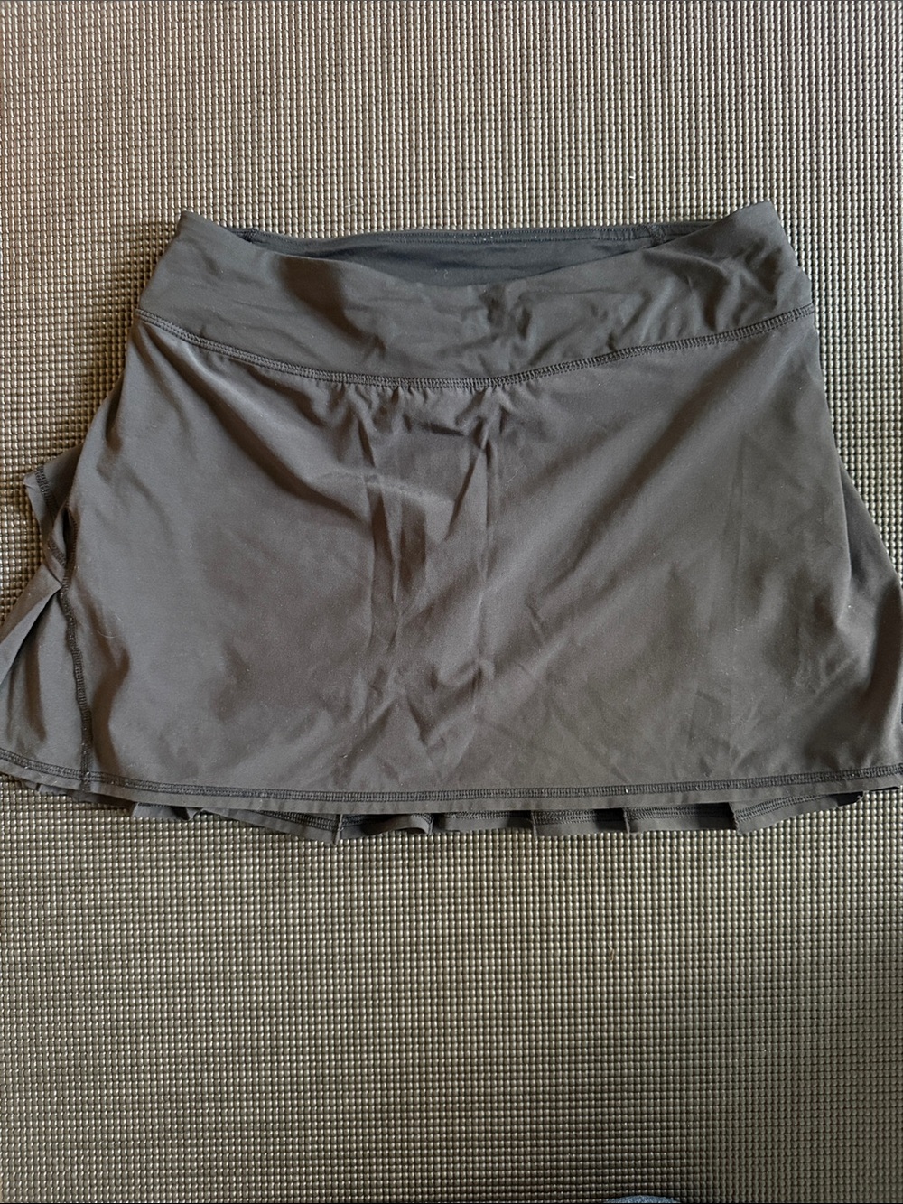 Lululemon black pleated tennis skirt